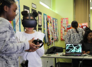 DIVAS for Social Justice Hosts Interactive Community Exhibit Introducing The Laurelton Community to Virtual Reality