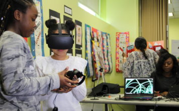 DIVAS for Social Justice Hosts Interactive Community Exhibit Introducing The Laurelton Community to Virtual Reality